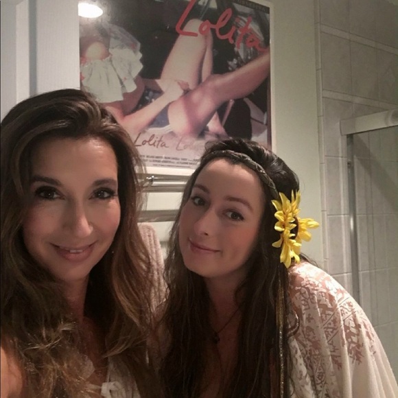 Meet your Posher, Felice - Picture 3 of 4